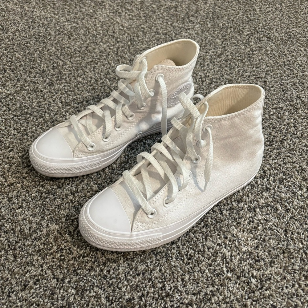 Chuck Taylor all star ⭐️ classic WHITE high-top canvas sneakers women 7 …